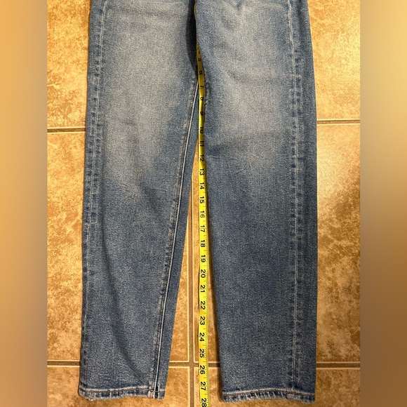 AMERICAN EAGLE MOM STRAIGHT JEAN - Picture 4 of 4